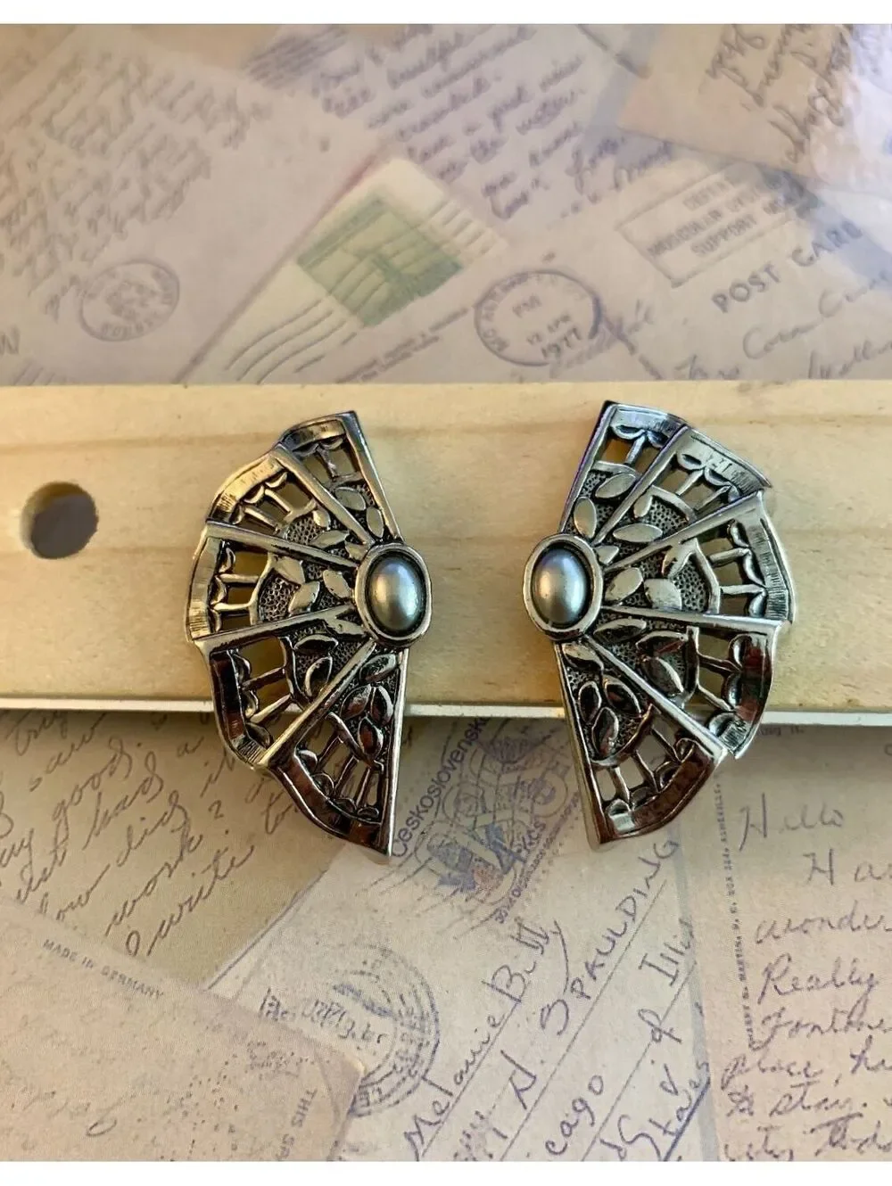 Vintage Elegant Silver-Tone Fan Shaped Clip-On Earrings with Intricate Cutouts